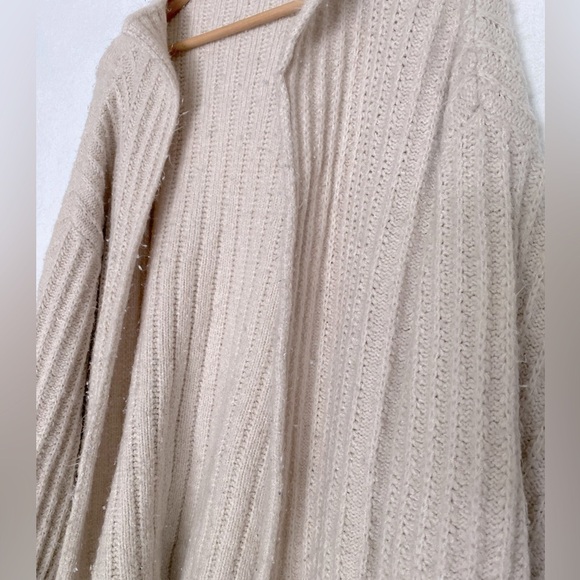 TRULY MADLY DEEPLY OATMEAL COLORED OPEN FRONT KNIT CARDIGAN UO SIZE MEDIUM - Picture 2 of 4